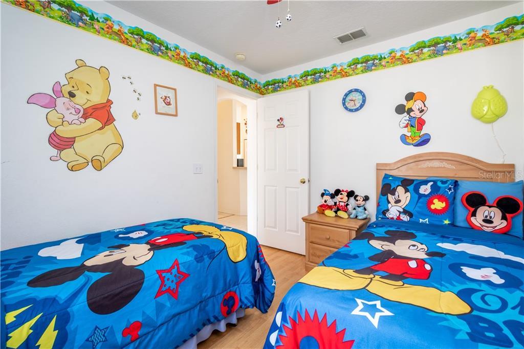 4 bedrooms / 2 bathrooms, sleeps 8 - Image 4