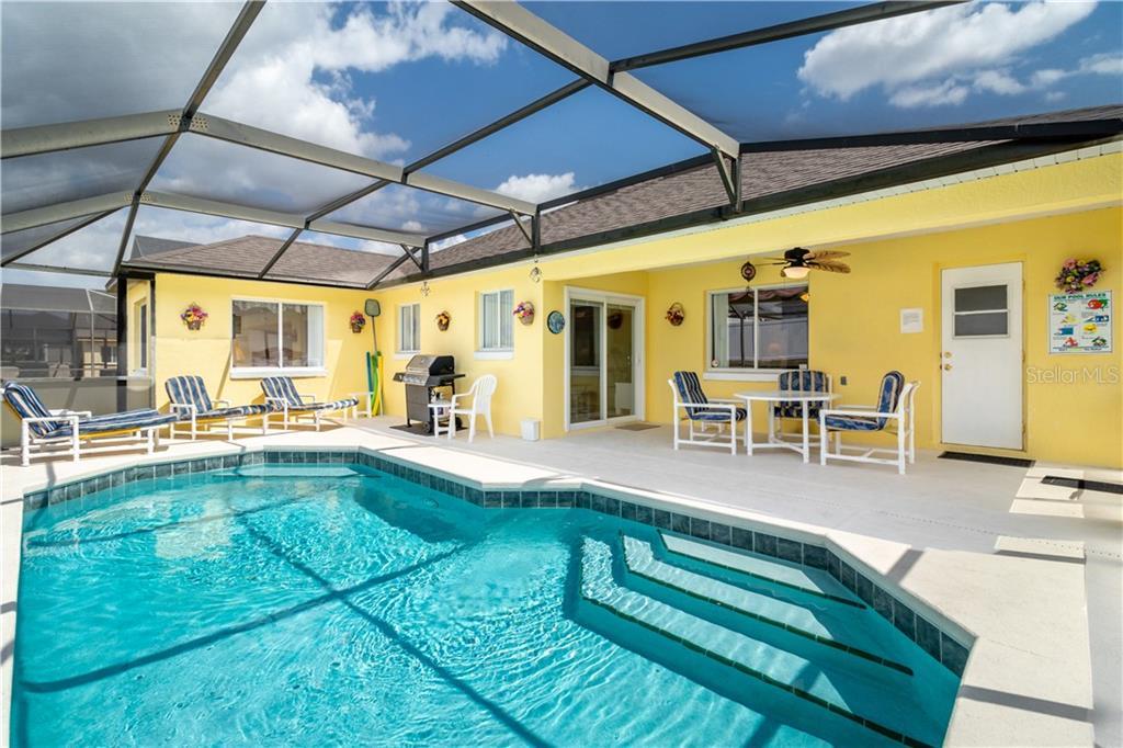 4 bedrooms / 2 bathrooms, sleeps 8 - Image 2