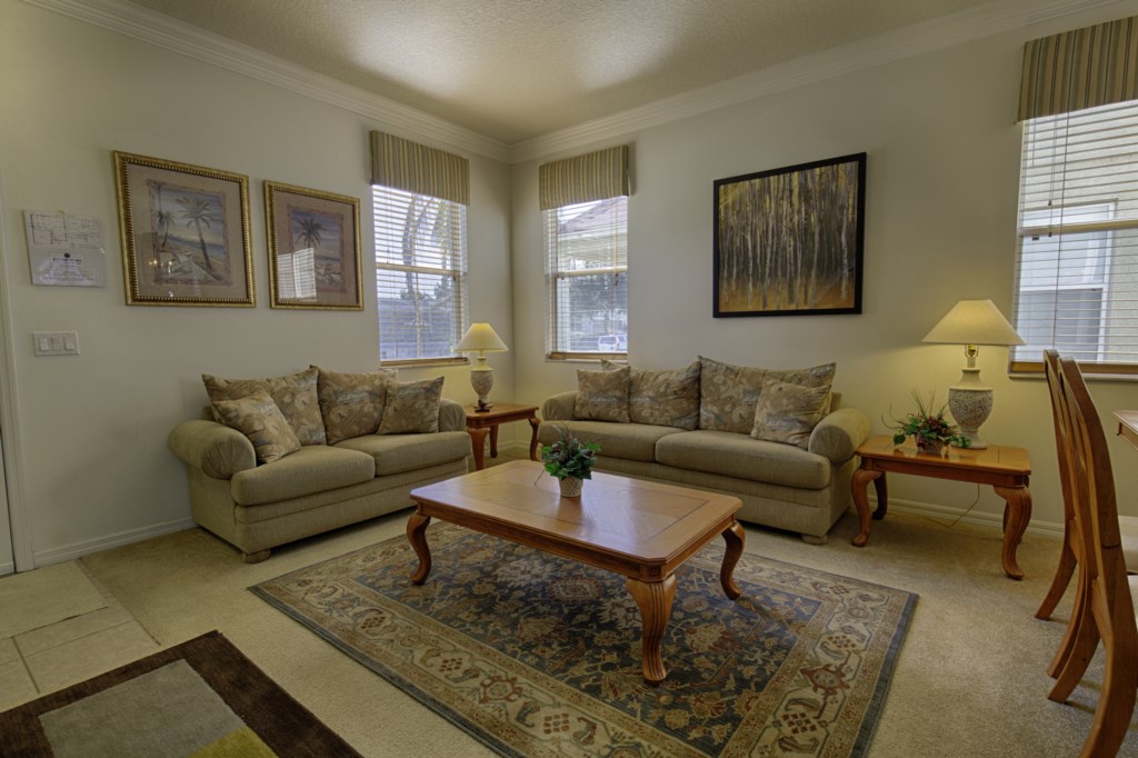 4 bedrooms / 3.5 bathrooms, sleeps 8 - Image 2