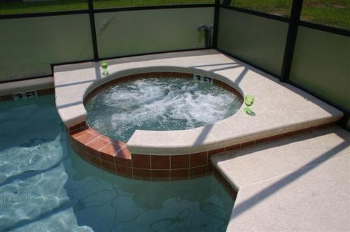 4 bedrooms / 3 bathrooms, sleeps 10 - Image 3