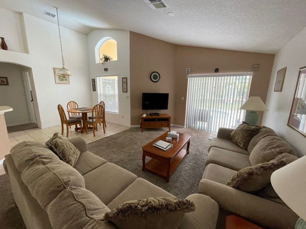 4 bedrooms / 2 bathrooms, sleeps 10 - Image 2