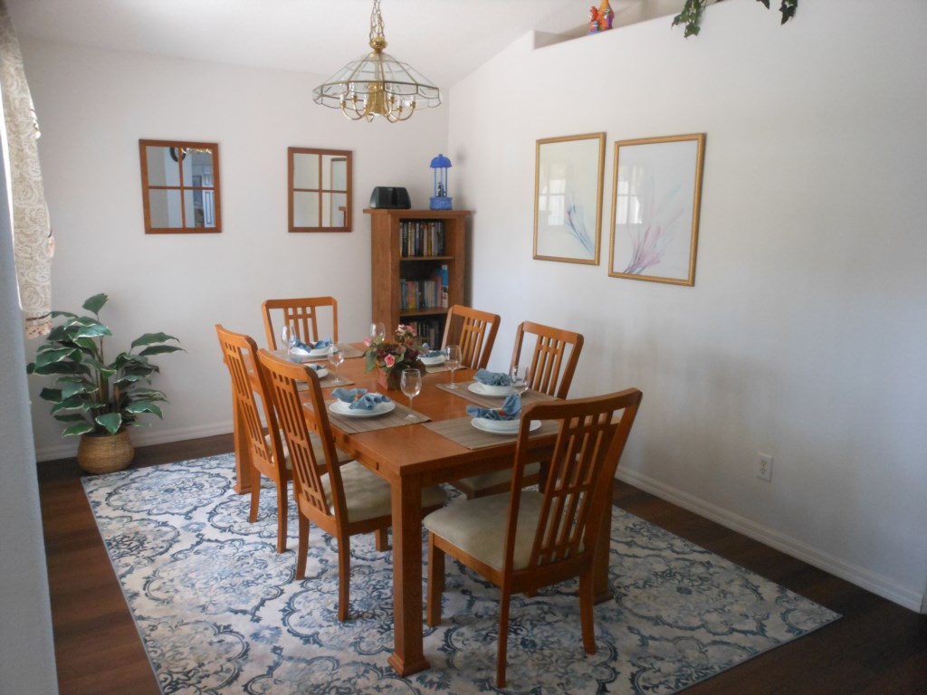 4 bedrooms / 3 bathrooms, sleeps 10 - Image 4