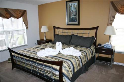 4 bedrooms / 3 bathrooms, sleeps 8 - Image 5