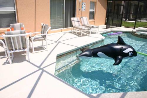 4 bedrooms / 3 bathrooms, sleeps 8 - Image 3