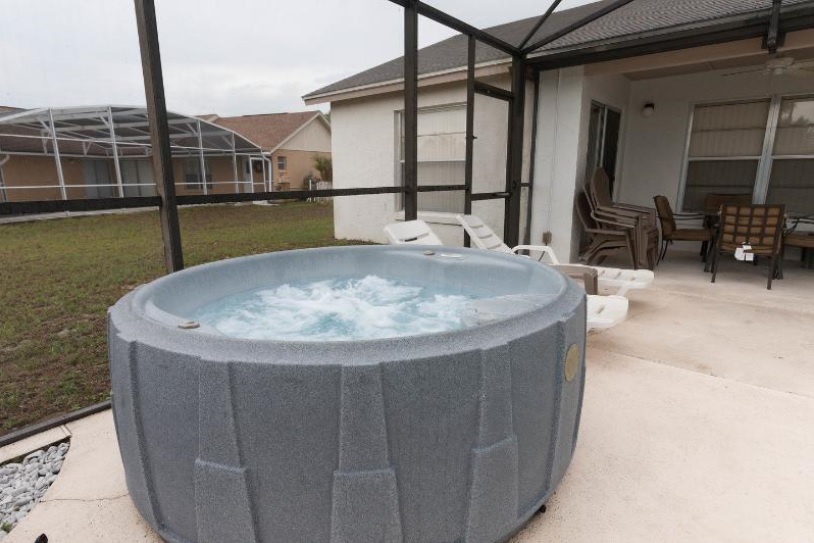 4 bedrooms / 2 bathrooms, sleeps 8 - Image 5