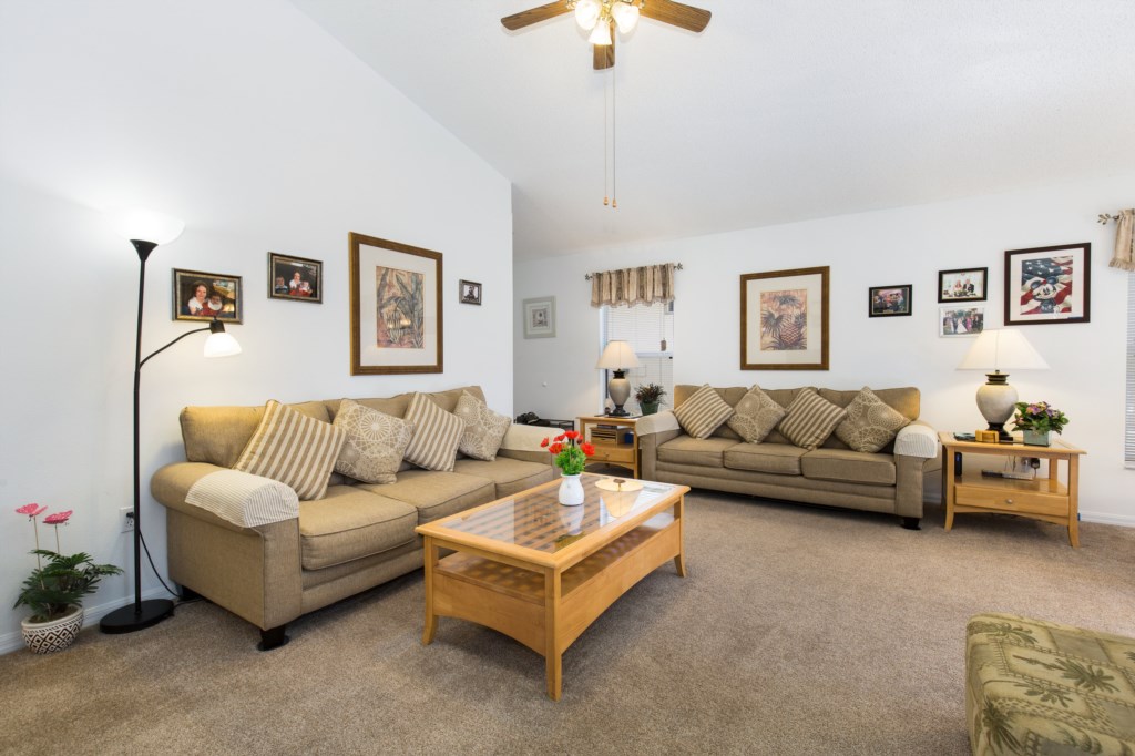 3 bedrooms / 2 bathrooms, sleeps 8 - Image 3