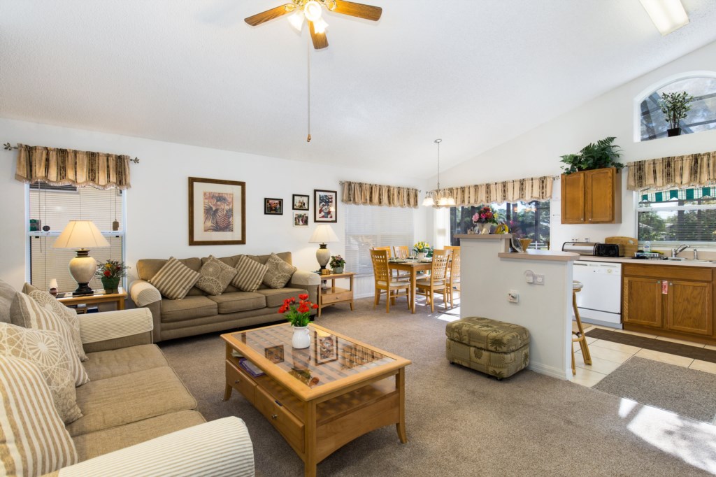 3 bedrooms / 2 bathrooms, sleeps 8 - Image 4