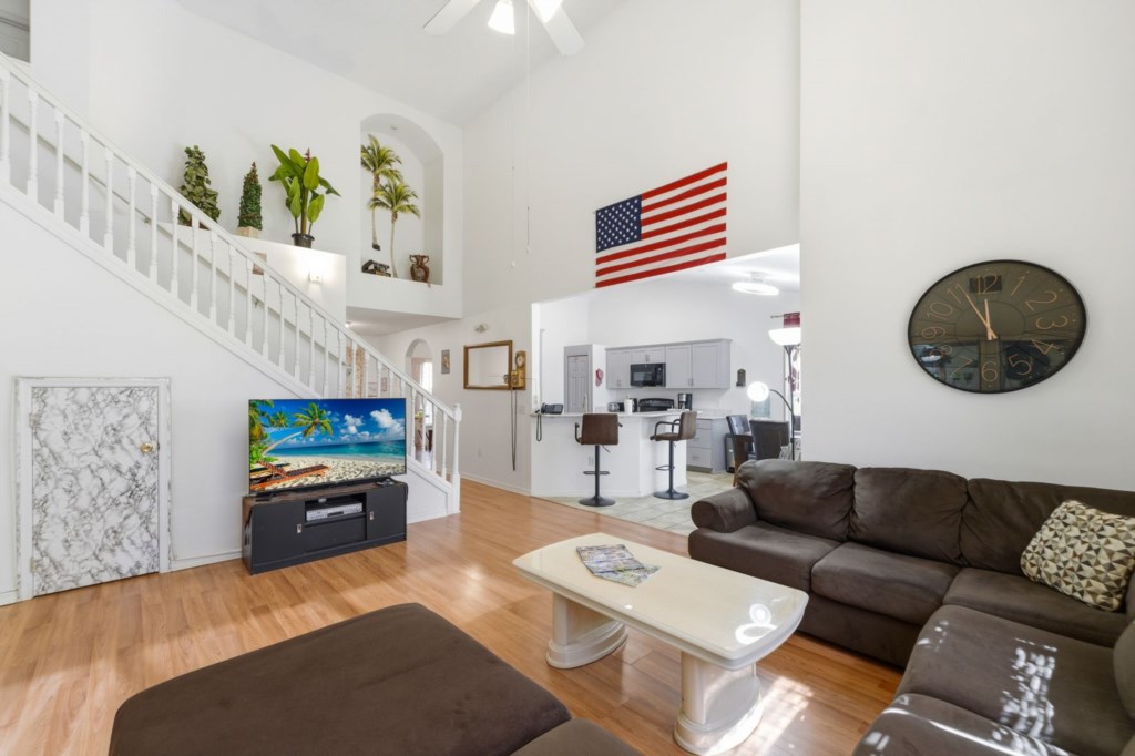4 bedrooms / 2.5 bathrooms, sleeps 8 - Image 3
