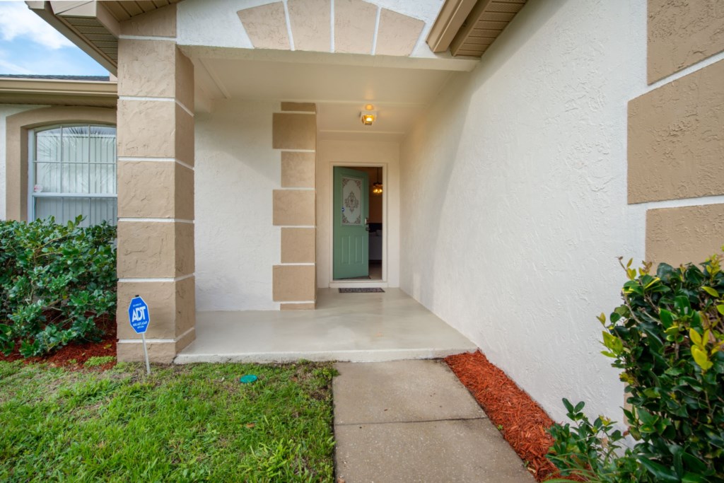 4 bedrooms / 2 bathrooms, sleeps 8 - Image 2