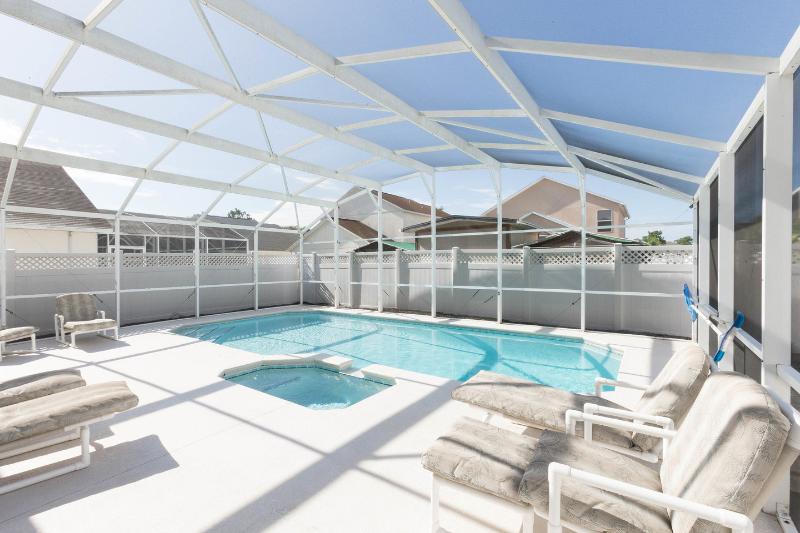 5 bedrooms / 3 bathrooms, sleeps 10 - Image 2