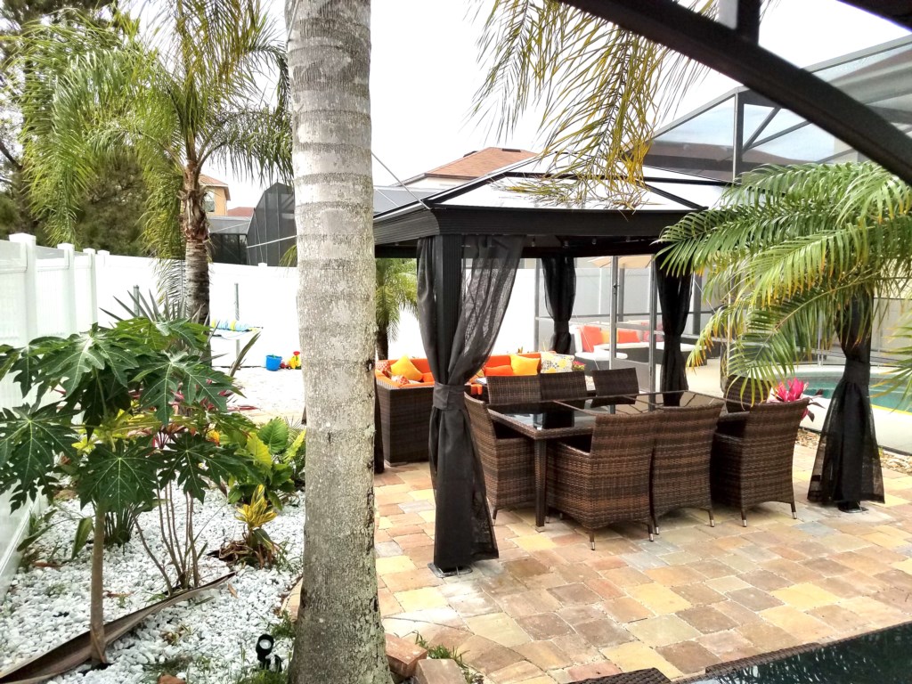 4 bedrooms / 3.5 bathrooms, sleeps 10 - Image 4
