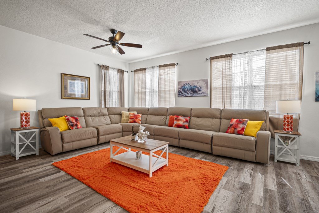 4 bedrooms / 3.5 bathrooms, sleeps 10