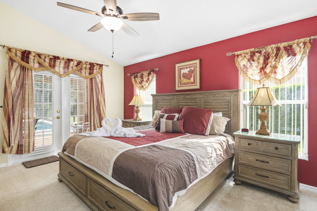 4 bedrooms / 3 bathrooms, sleeps 10 - Image 3