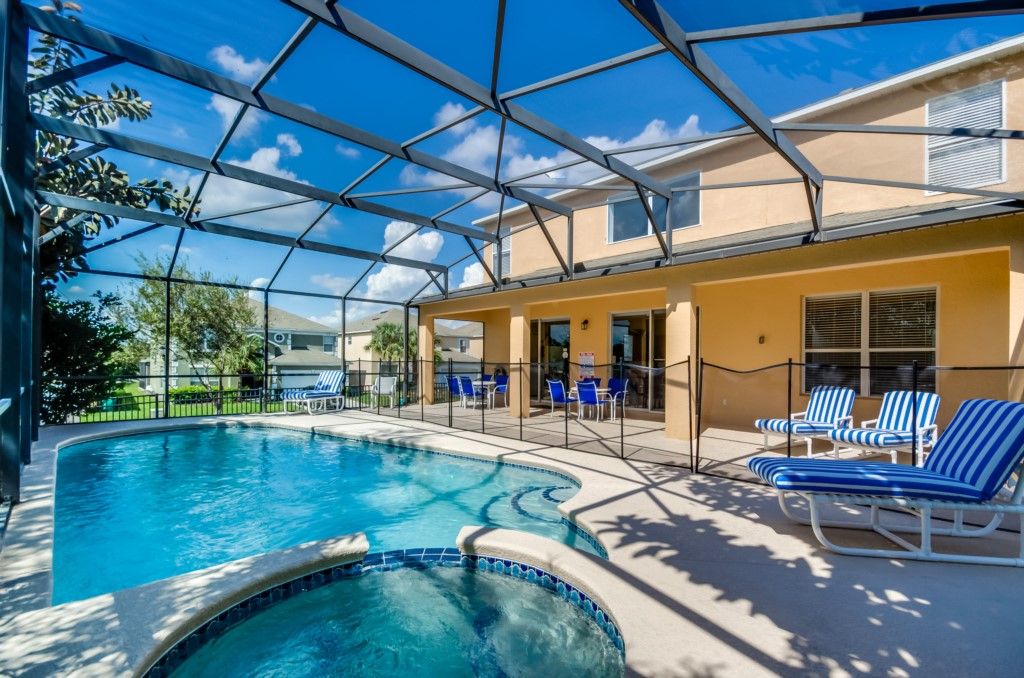 6 bedrooms / 5.5 bathrooms, sleeps 13 - Image 2