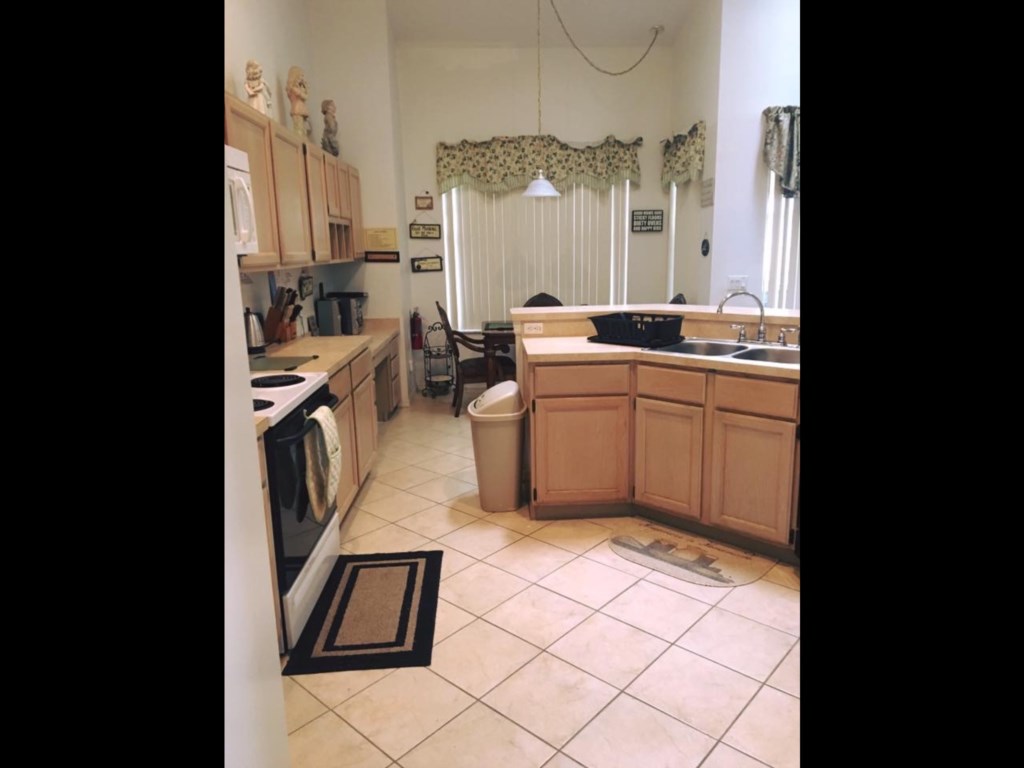 5 bedrooms / 2 bathrooms, sleeps 12 - Image 4