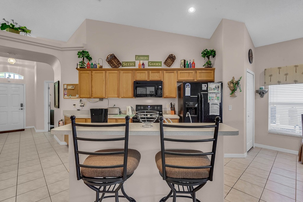 4 bedrooms / 3.5 bathrooms, sleeps 8 - Image 4