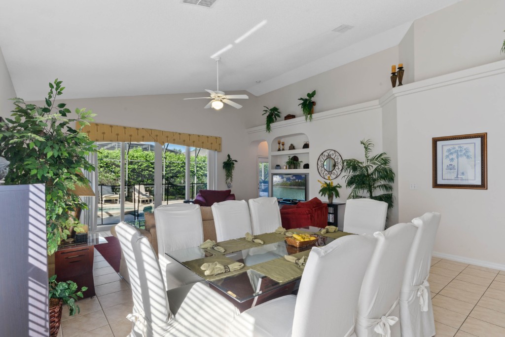 4 bedrooms / 3.5 bathrooms, sleeps 8 - Image 5