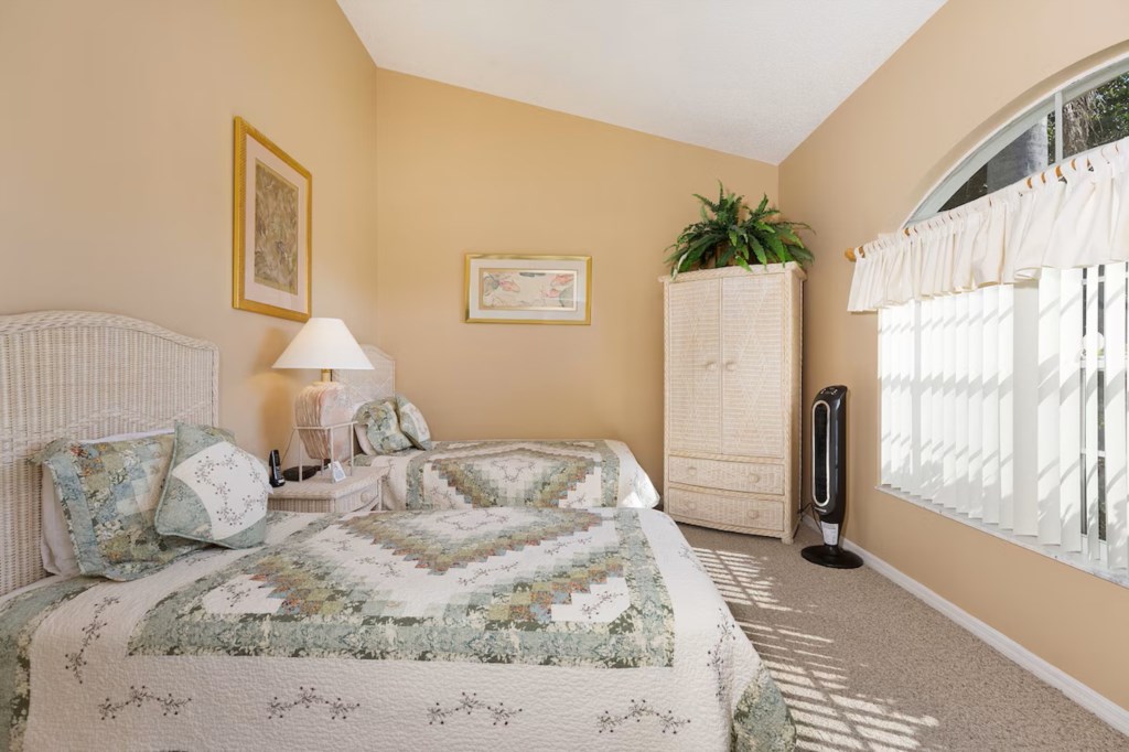 4 bedrooms / 2 bathrooms, sleeps 8 - Image 3