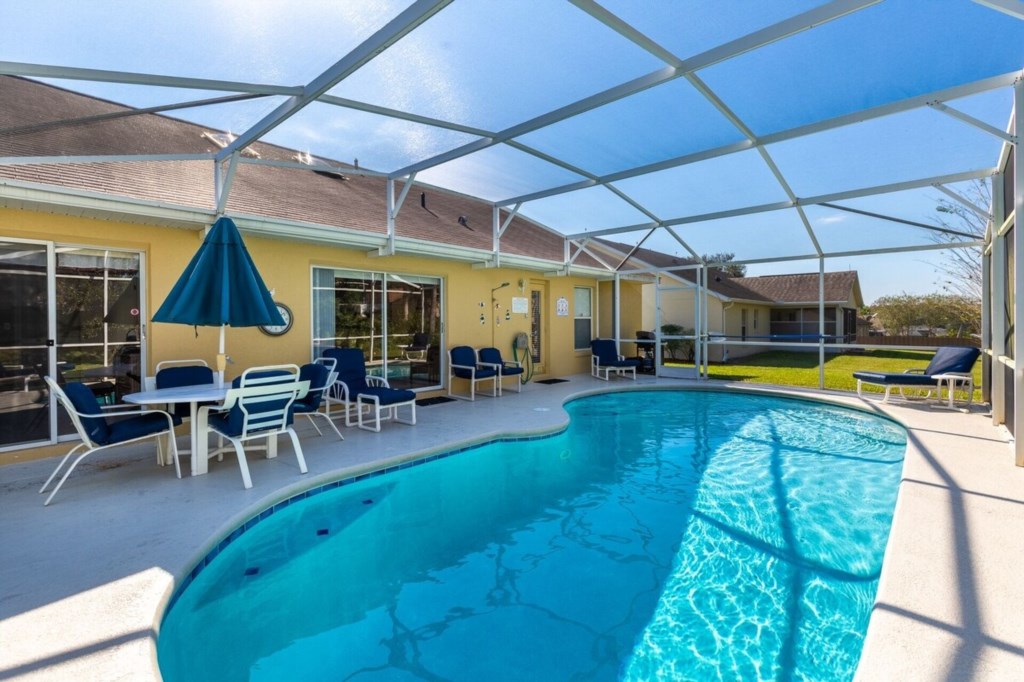 4 bedrooms / 2 bathrooms, sleeps 8