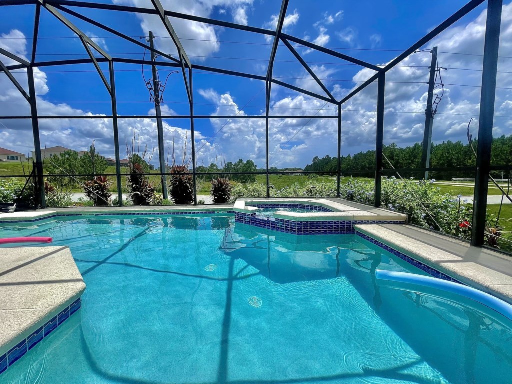 5 bedrooms / 4.5 bathrooms, sleeps 10 - Main Image