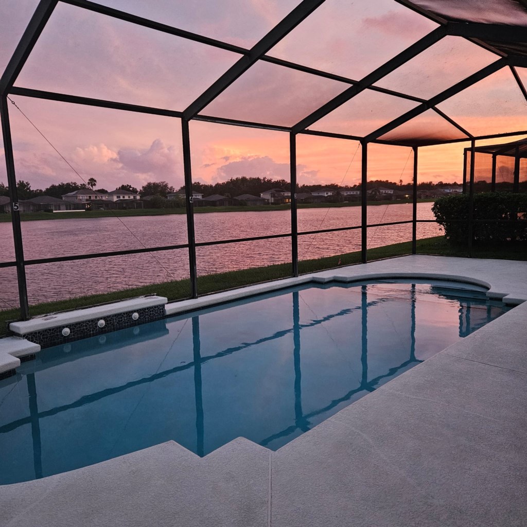 4 bedrooms / 3 bathrooms, sleeps 10 - Main Image