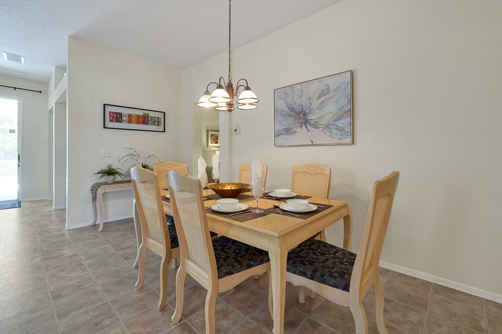 3 bedrooms / 2 bathrooms, sleeps 8 - Image 3
