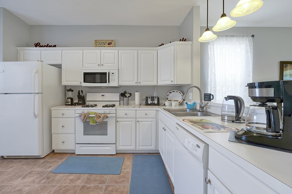 3 bedrooms / 2 bathrooms, sleeps 8 - Image 4