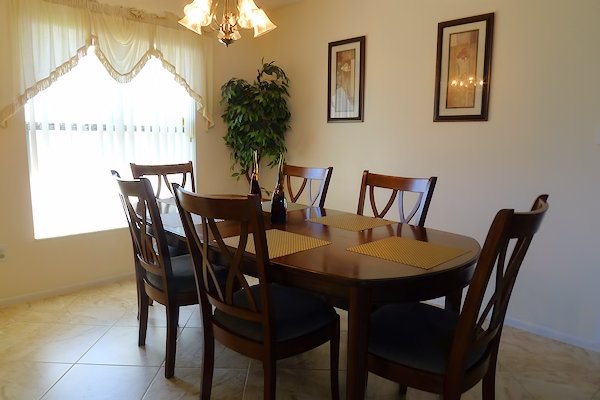 3 bedrooms / 2 bathrooms, sleeps 8 - Image 4