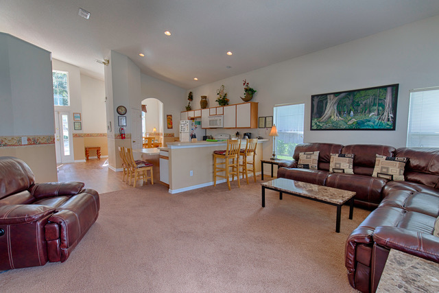 5 bedrooms / 3 bathrooms, sleeps 10 - Image 4