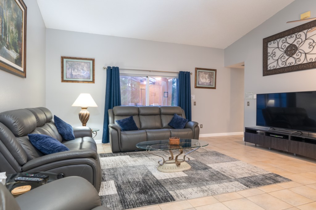 3 bedrooms / 2.5 bathrooms, sleeps 6 - Image 2