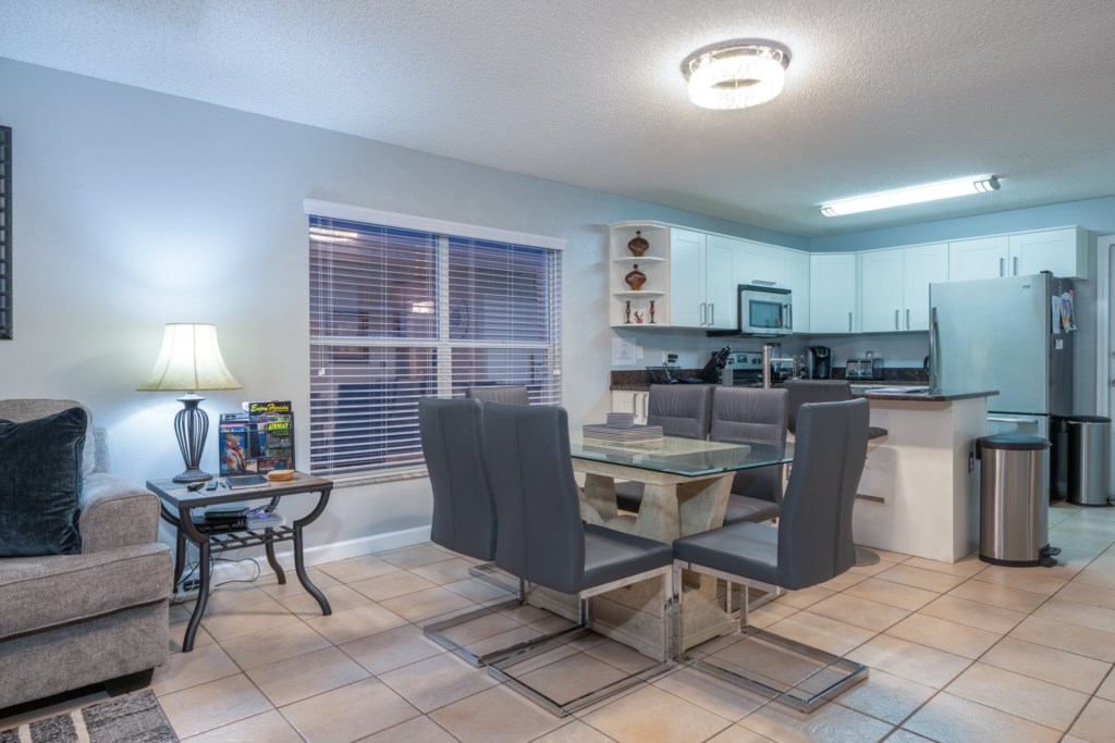 3 bedrooms / 2.5 bathrooms, sleeps 6 - Image 3