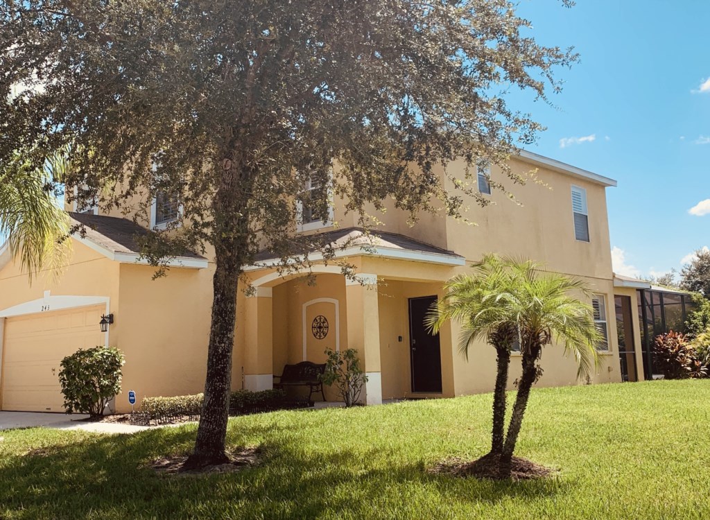 4 bedrooms / 3.5 bathrooms, sleeps 10