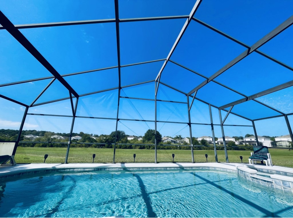 4 bedrooms / 3 bathrooms, sleeps 8